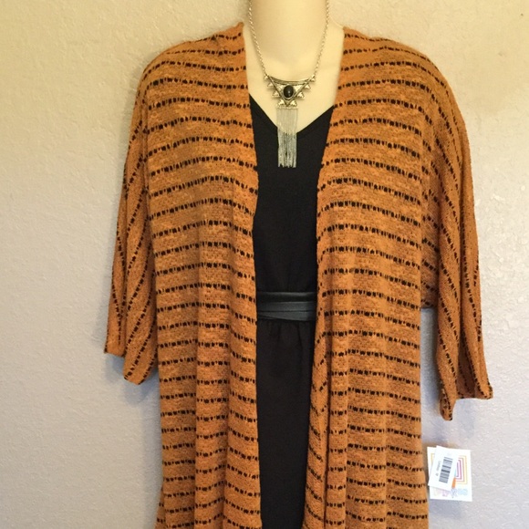 ❌SOLD❌LuLaRoe Lindsay Medium NWT❣️ - Picture 2 of 8